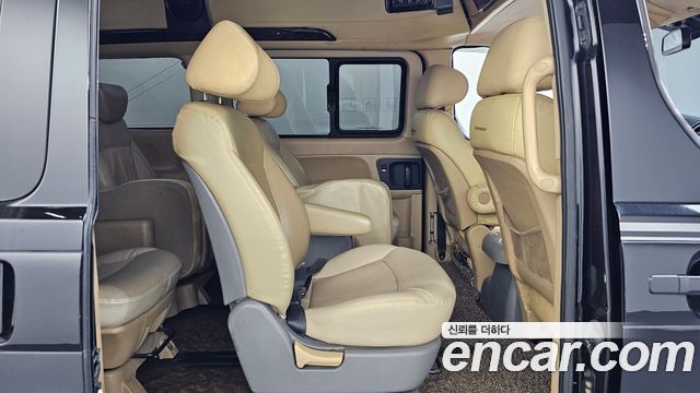 Hyundai Starex 2012 — photo 12