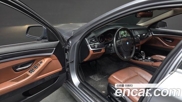 BMW 5-Series 2014 — photo 10