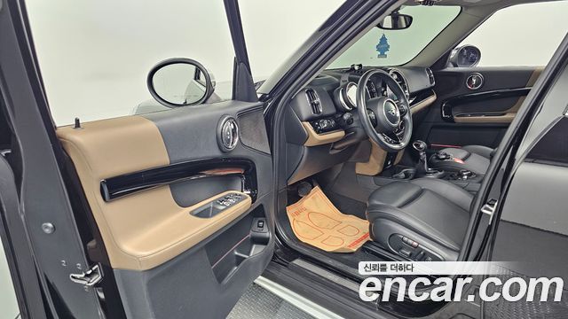 Mini Countryman 2018 — photo 13