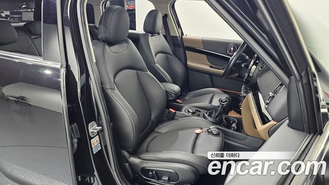 Mini Countryman 2018 — photo 16