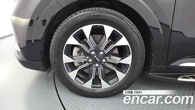 Kia Canival 2023 — photo 5