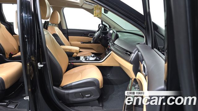 Kia Canival 2023 — photo 17
