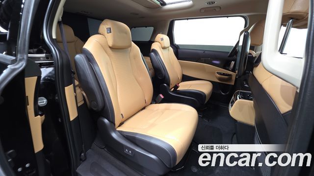 Kia Canival 2023 — photo 18