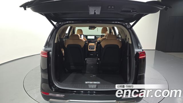 Kia Canival 2023 — photo 26