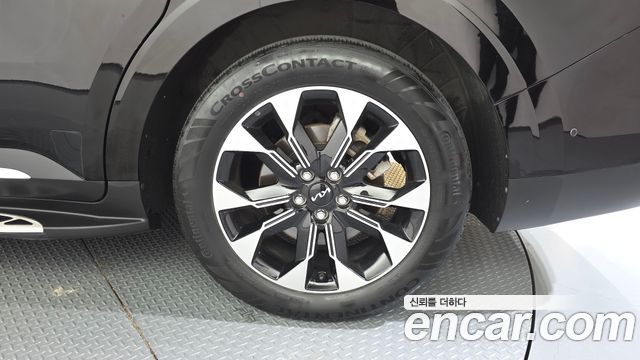 Kia Canival 2023 — photo 7