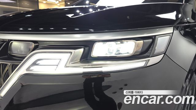 Kia Canival 2023 — photo 8