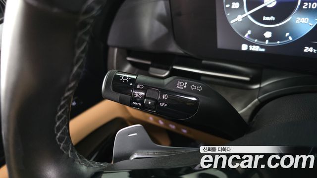 Kia Canival 2023 — photo 32