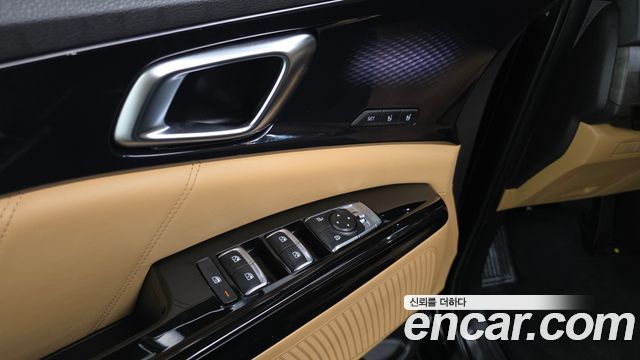 Kia Canival 2023 — photo 35
