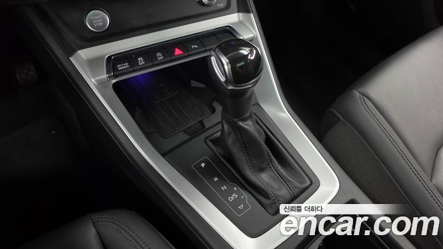 Audi Q3 2020 — photo 12
