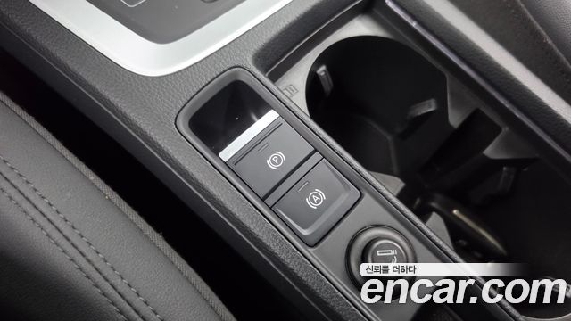 Audi Q3 2020 — photo 25