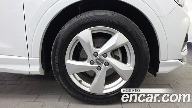 Audi Q3 2020 — photo 7