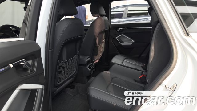 Audi Q3 2020 — photo 16