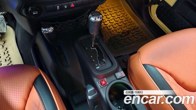 Jeep Wrangler 2014 — photo 12