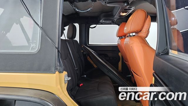 Jeep Wrangler 2014 — photo 17
