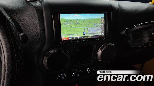 Jeep Wrangler 2014 — photo 20