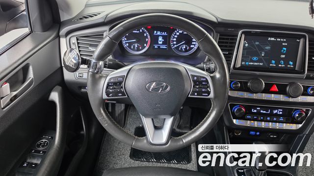 Hyundai Sonata 2023 — photo 19
