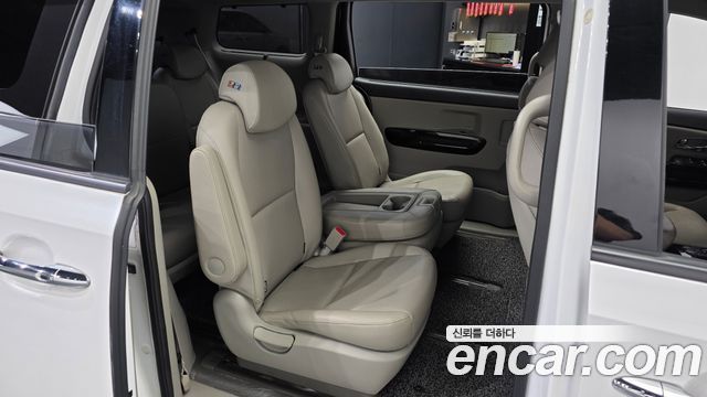 Kia Canival 2019 — photo 18