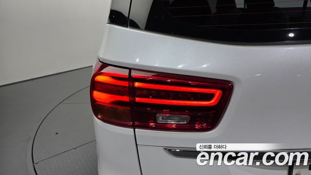 Kia Canival 2019 — photo 9