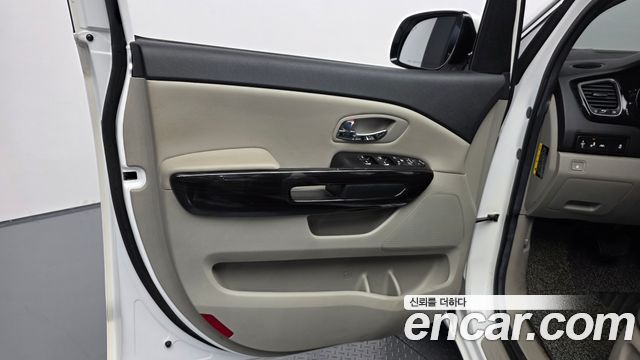 Kia Canival 2019 — photo 14