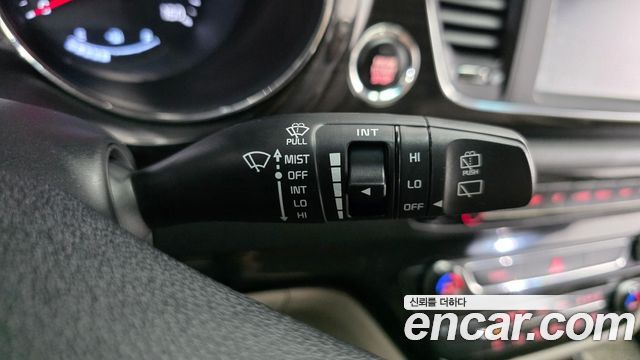 Kia Canival 2019 — photo 31