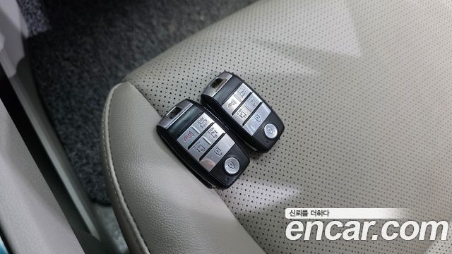 Kia Canival 2019 — photo 32