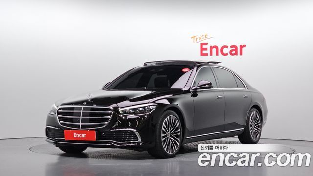 Mercedes-Benz S-Class 2023 — photo 1