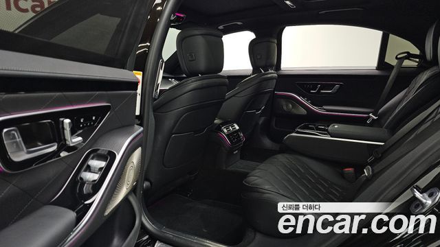 Mercedes-Benz S-Class 2023 — photo 17