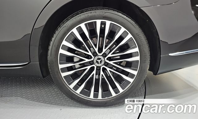Mercedes-Benz S-Class 2023 — photo 7