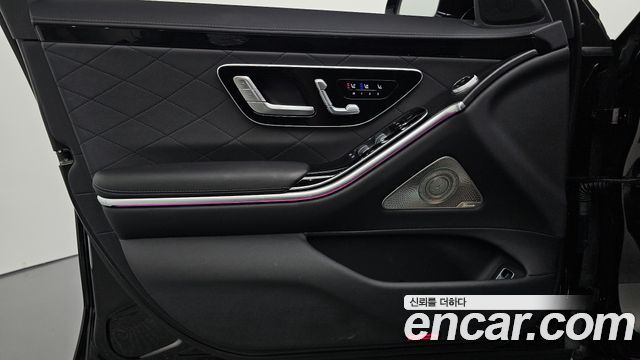 Mercedes-Benz S-Class 2023 — photo 14