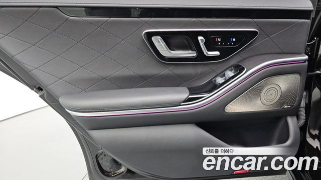 Mercedes-Benz S-Class 2023 — photo 15