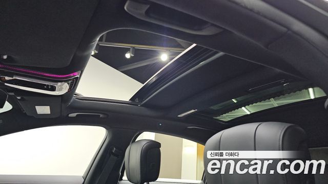 Mercedes-Benz S-Class 2023 — photo 33