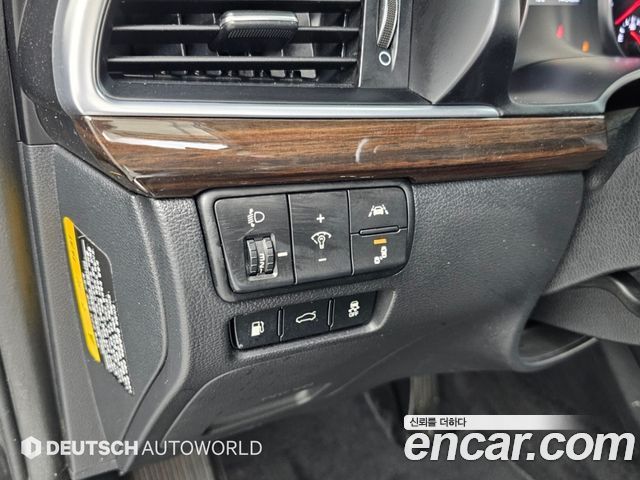 Kia K7 2018 — photo 17