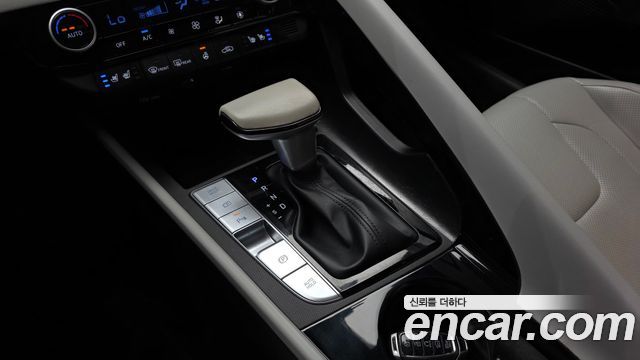 Hyundai AVANTE 2021 — photo 12