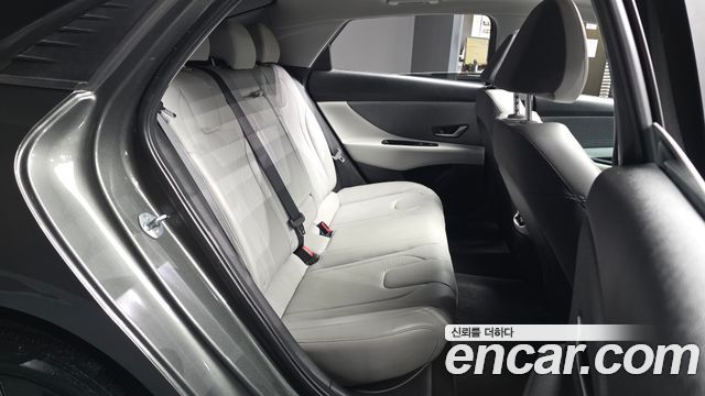 Hyundai AVANTE 2021 — photo 18
