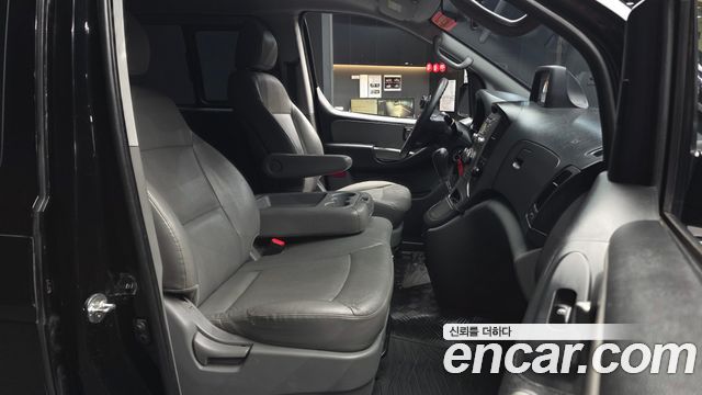 Hyundai Starex 2016 — photo 17