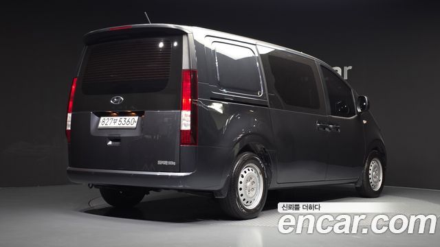 Hyundai Staria 2022 — photo 2