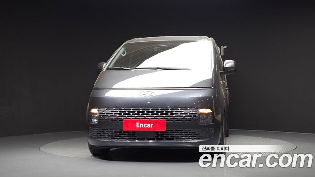 Hyundai Staria 2022 — photo 3