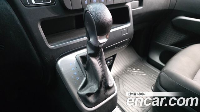 Hyundai Staria 2022 — photo 12