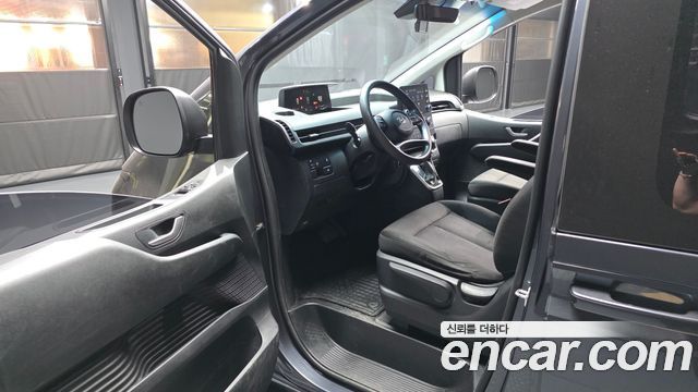 Hyundai Staria 2022 — photo 13