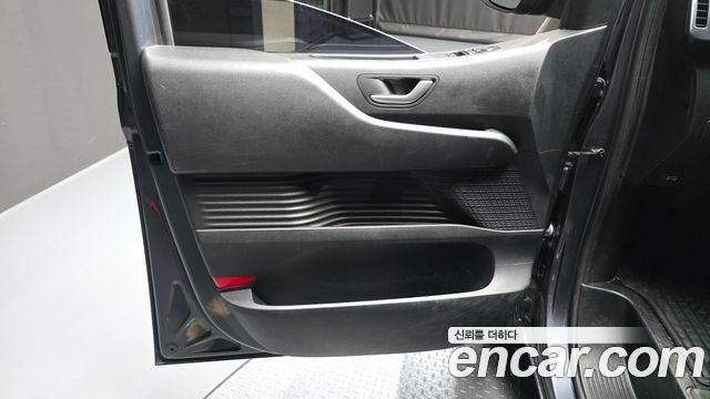 Hyundai Staria 2022 — photo 14