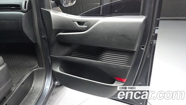Hyundai Staria 2022 — photo 15