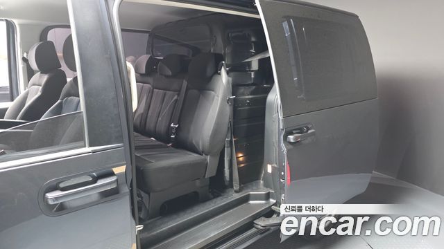 Hyundai Staria 2022 — photo 16