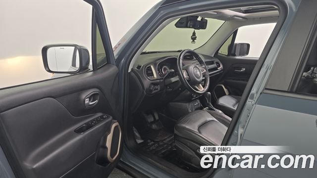 Jeep Renegade 2017 — photo 10