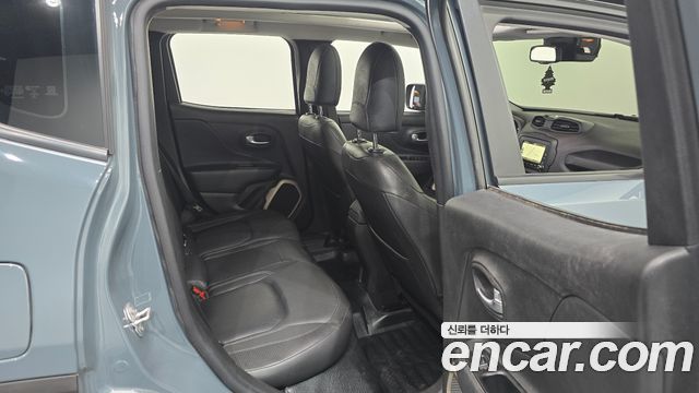 Jeep Renegade 2017 — photo 11