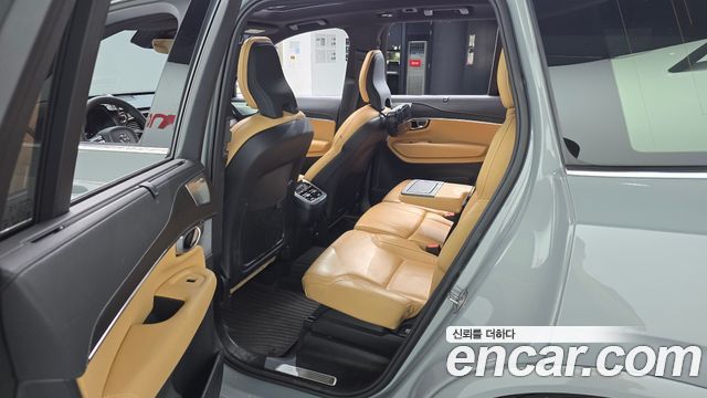 Volvo XC90 2024 — photo 17