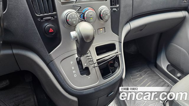 Hyundai Starex 2011 — photo 9