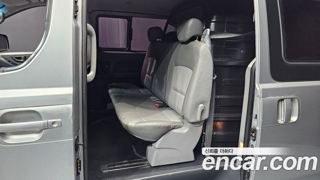 Hyundai Starex 2011 — photo 12