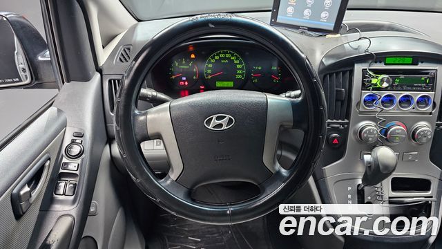 Hyundai Starex 2011 — photo 13