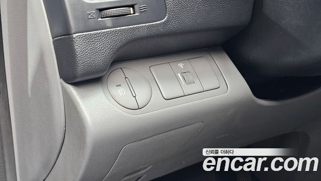 Hyundai Starex 2011 — photo 15