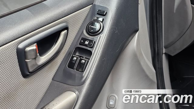 Hyundai Starex 2011 — photo 16